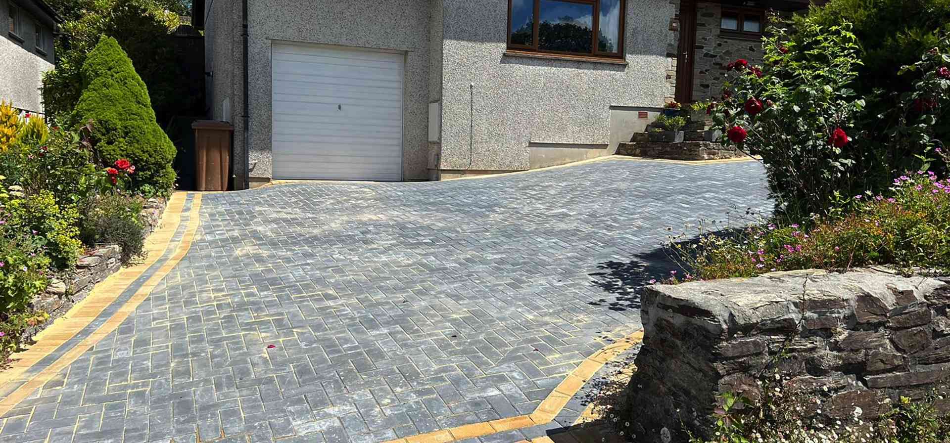 Header block paving driveways bodmin cornwall